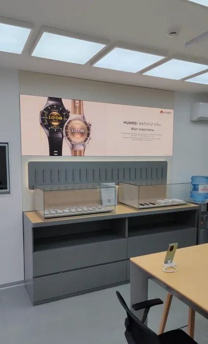 HUAWEI: мебель сервисного центра — Фотография